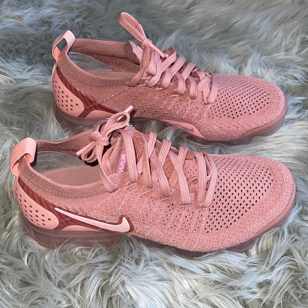 Nike Flyknit VaporMax pink size 7.5 *Worn Once*